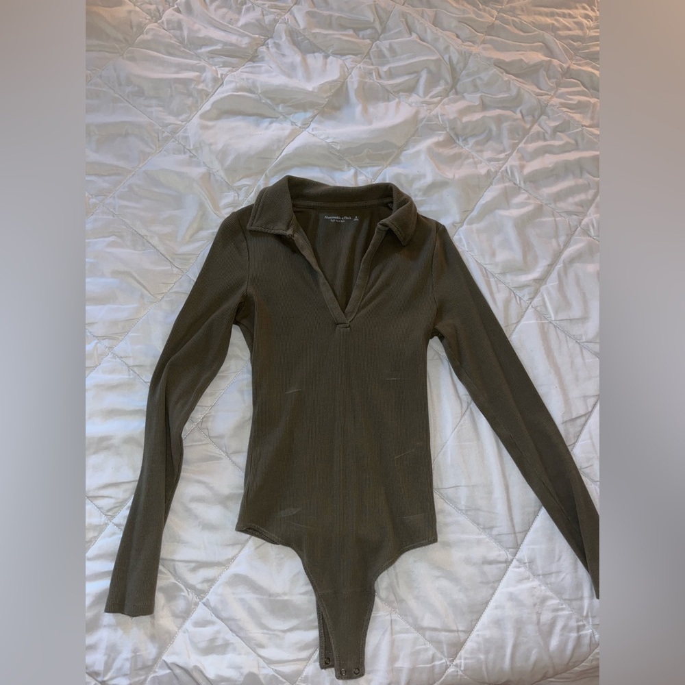 Abercrombie knit collared body suit sage green long sleeve